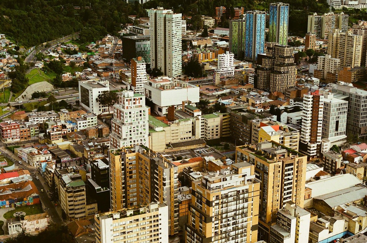 pexels-carlos-escobar-7008379-min